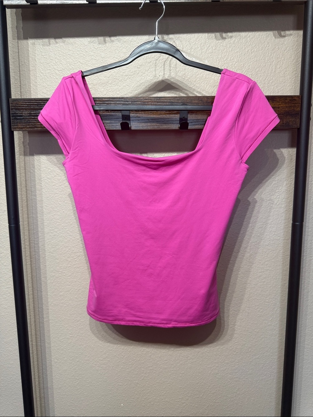 PINK BASE STRETCH™ CAP-SLEEVE TEE by
Victoria’s Secret Size Large - Picture 1 of 5